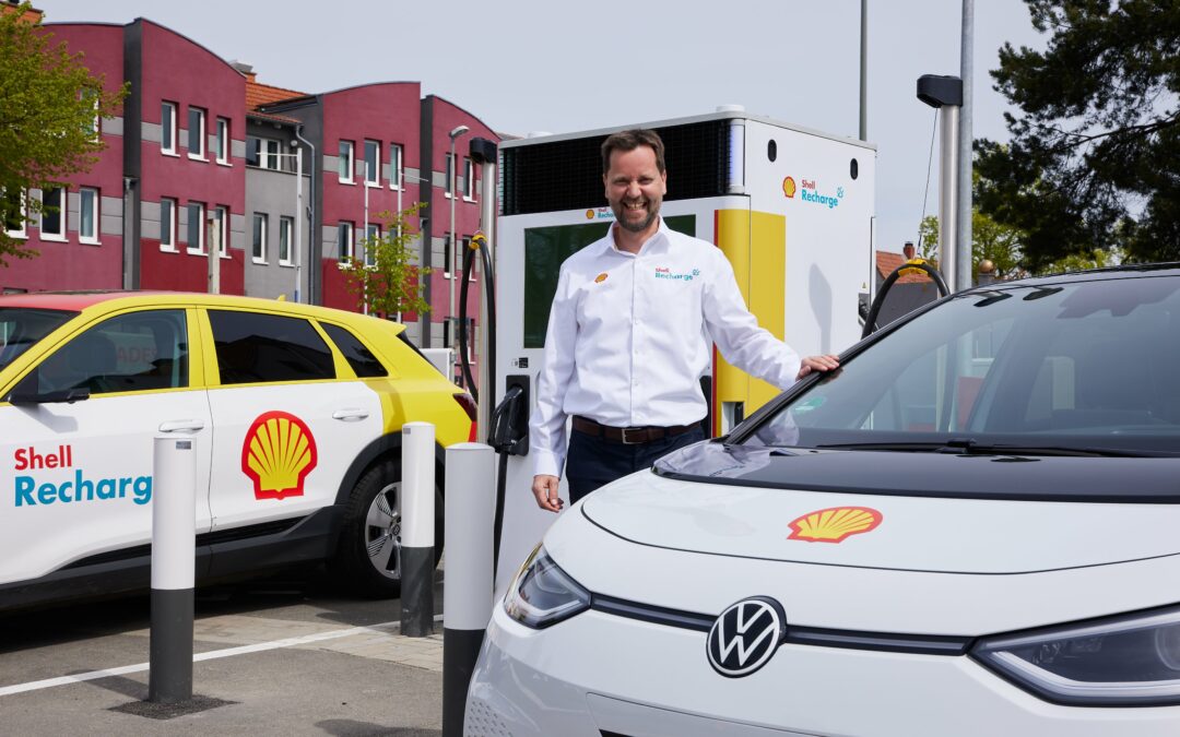 Shell gibt beim Ausbau seines Recharge-Ladenetzes Gas